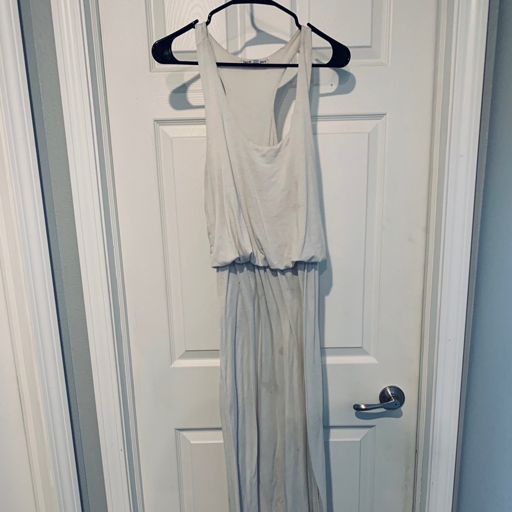 Dresses - Picture 7 of 8